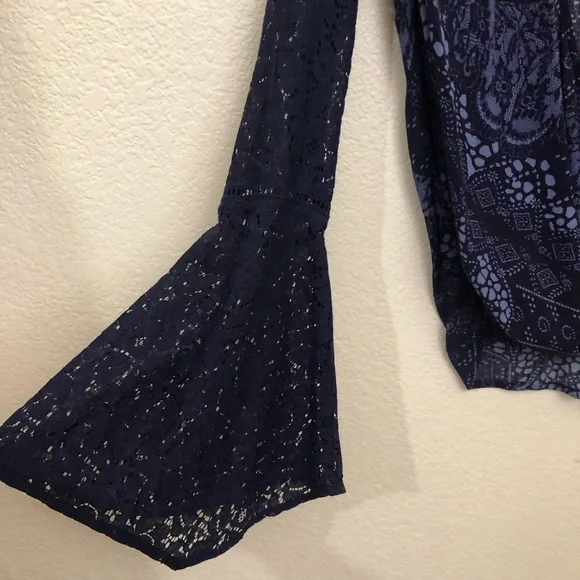 LOVESTITCH Womens Large Bell Sleeve Mixed Media Cross Front Blouse Top NWOT Blue - Picture 8 of 14